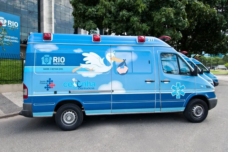 Prefeitura do Rio: A cegonha que ganhou asas e voou pelo Rio.