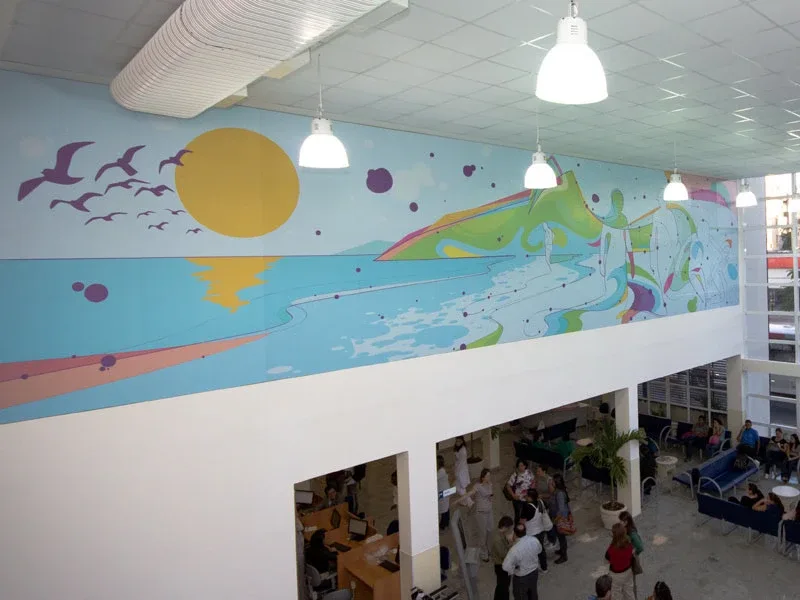 Mural com paisagem carioca nas áreas comuns do hospital